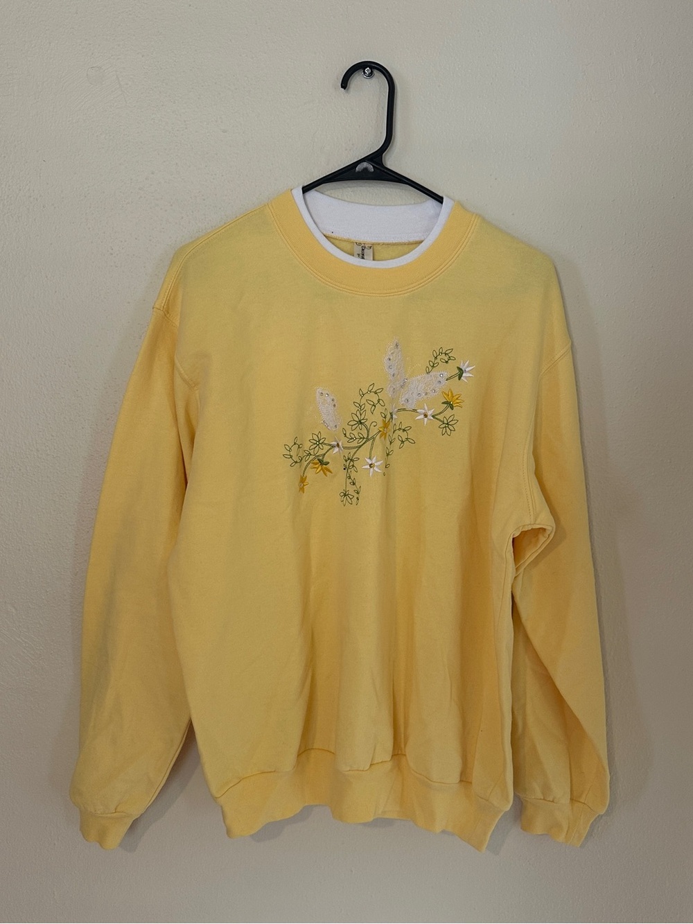 Vintage Yellow Butterfly Floral Embroidered Women's Sweatshirt